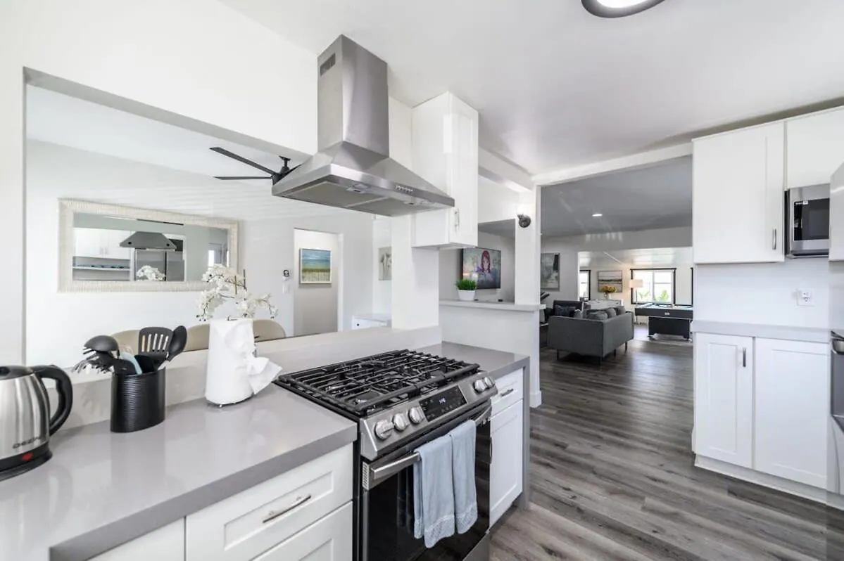 Spacious Disneyland 5 Bedroom 4 Bath House With Game Room Anaheim 0*,